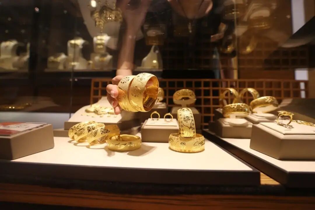Chinese gold jewellery sales shine amid demand for traditional designs ...